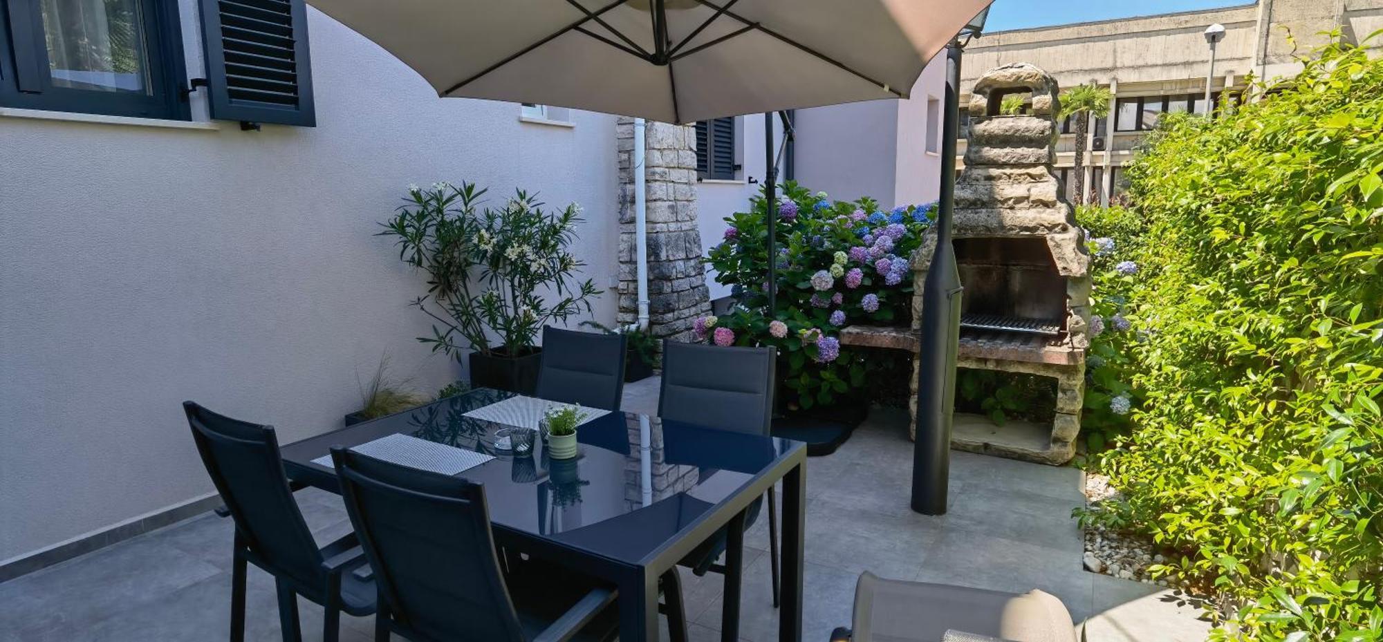 Stay In The Very Heart Of Porec - 50M To The Beach Exterior foto